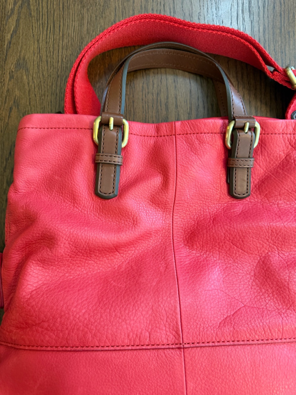 NWT Fossil Red Leather Explorer Fold Over Convertible Shoulder Tote w Brown Trim - Picture 9 of 13